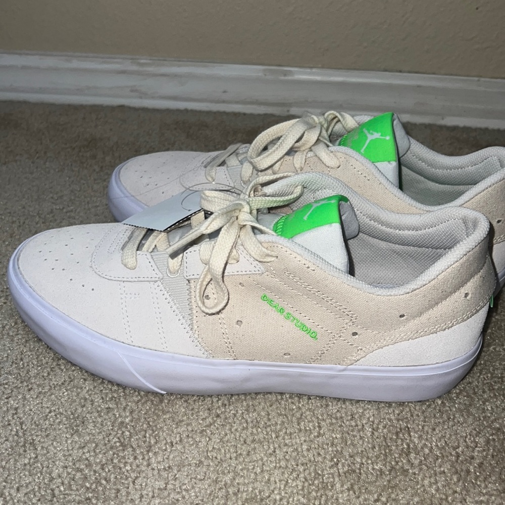 Jordan "Dear studio"s NWT